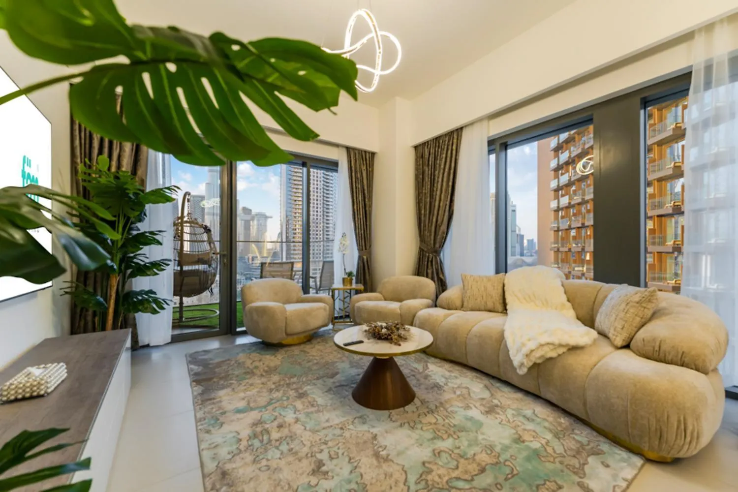 Fam Living - Burj Royale 2Bedroom - Fountain And Burj Views Dubai United Arab Emirates